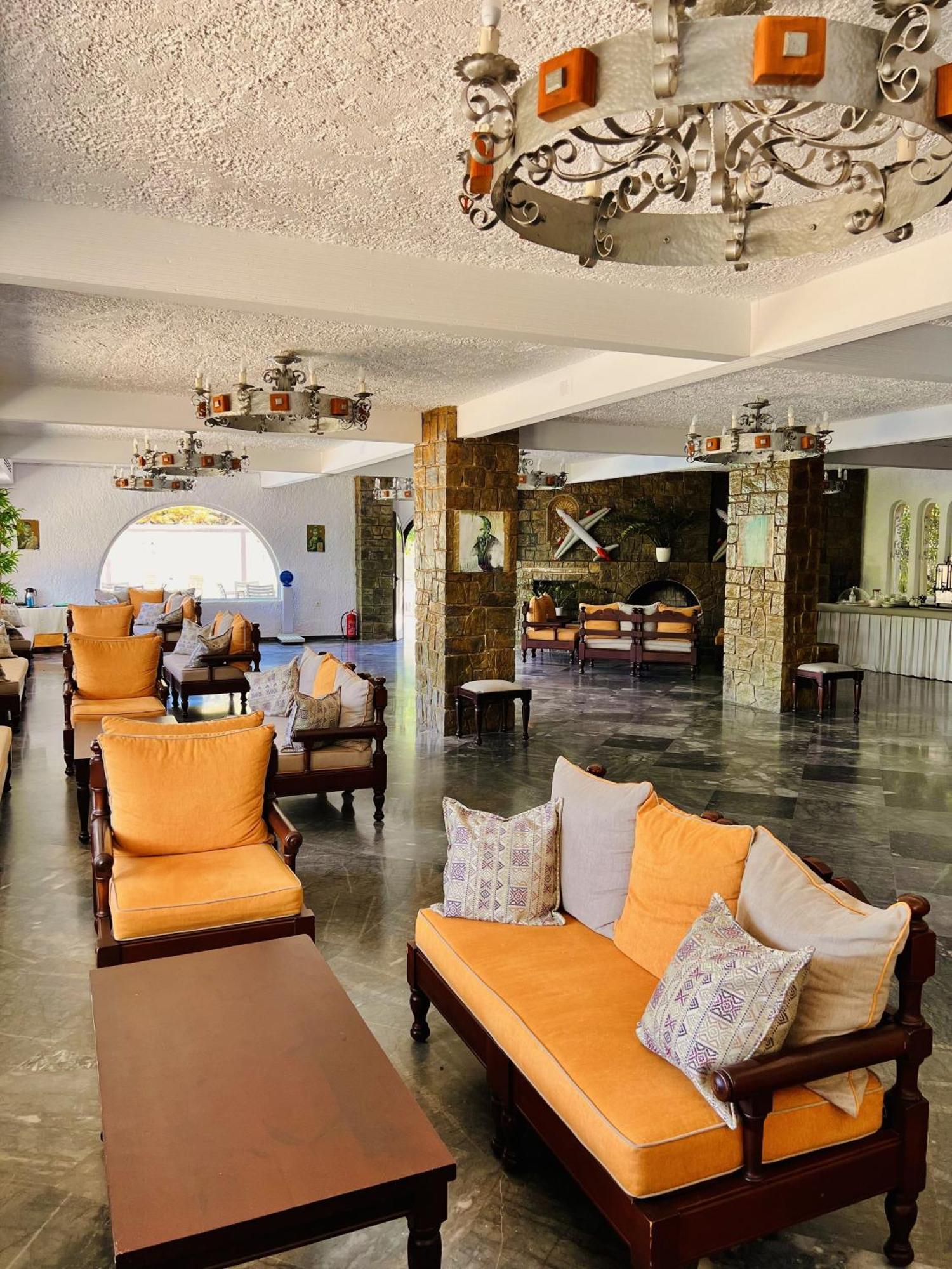 Karteros Hotel Exterior photo