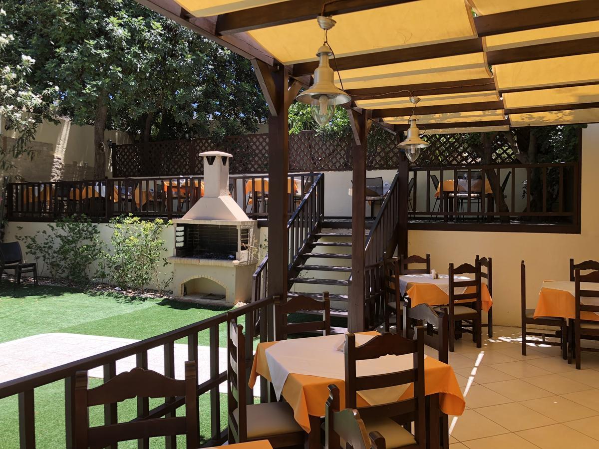 Karteros Hotel Exterior photo